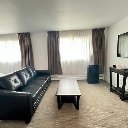 Anavada Inn & Suites - Принс-Джордж Экстерьер фото