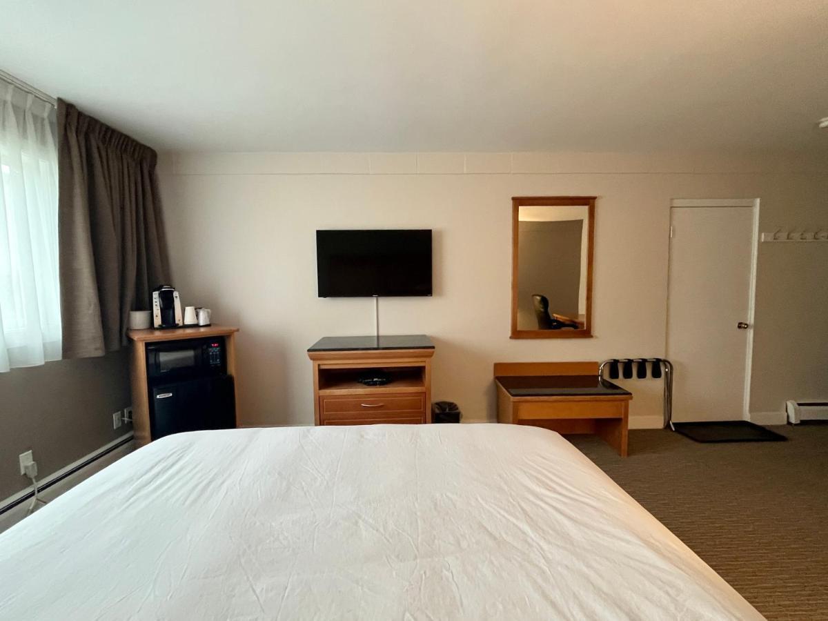 Anavada Inn & Suites - Принс-Джордж Экстерьер фото